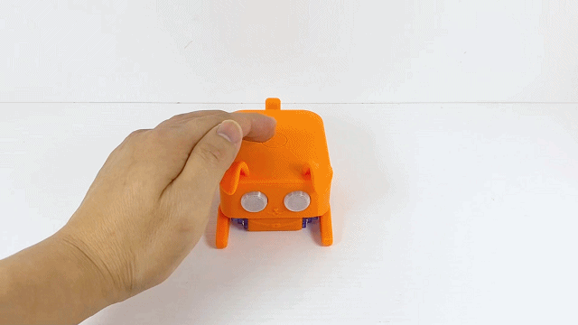 动作演示 双击触摸按键控制站立趴下